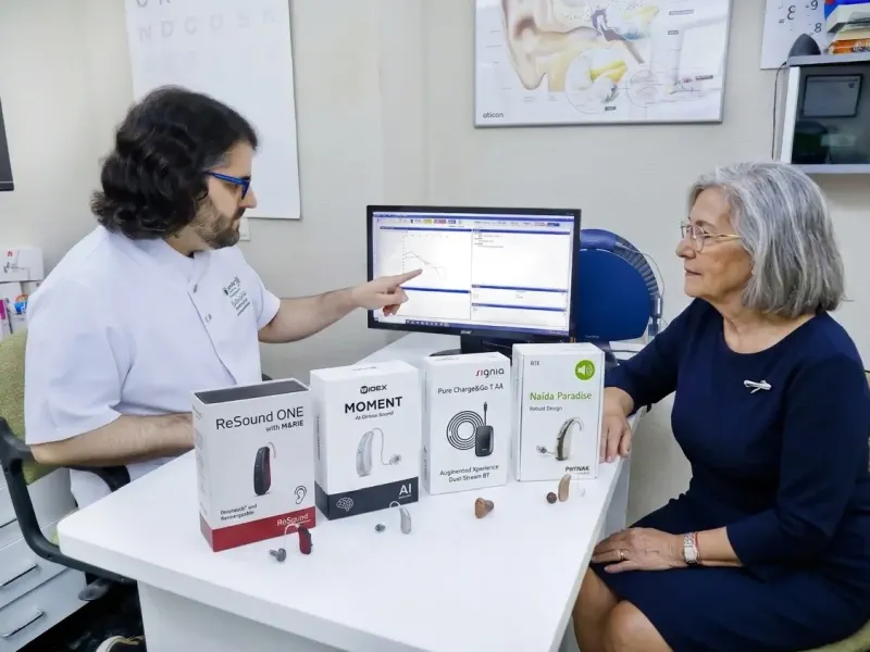 Adaptación de audífonos en Ópticas Fausto
